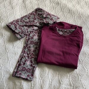 Cuddl Duds Climateright leggings and top set size S never worn.